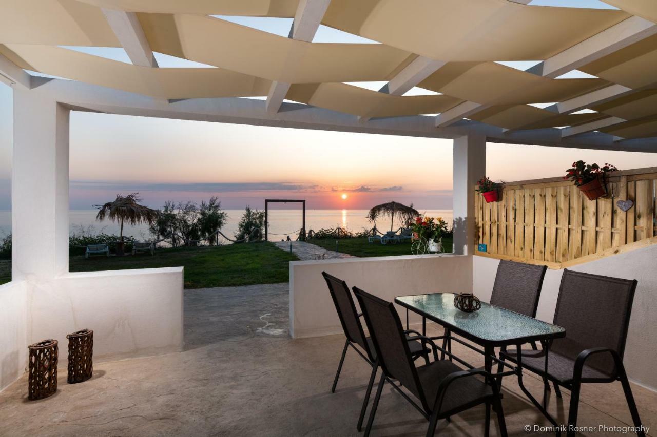 Seashore Stream Suites Alykes  Buitenkant foto